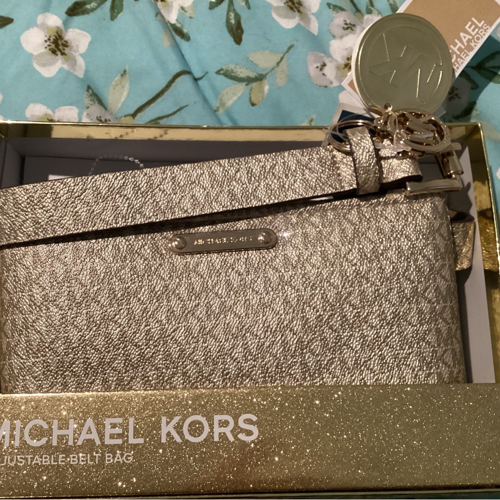 Michael Kors Shimmering Gold Adjustable Belt Bag - Picture 2 of 9